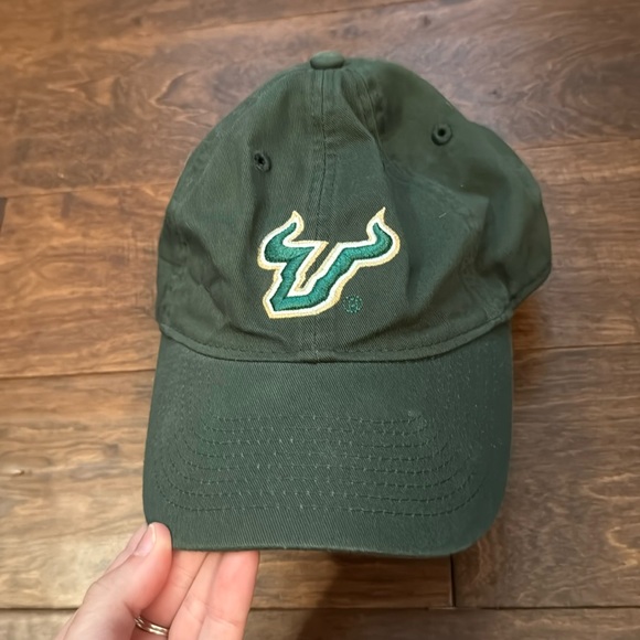 USF HAT - Picture 1 of 2